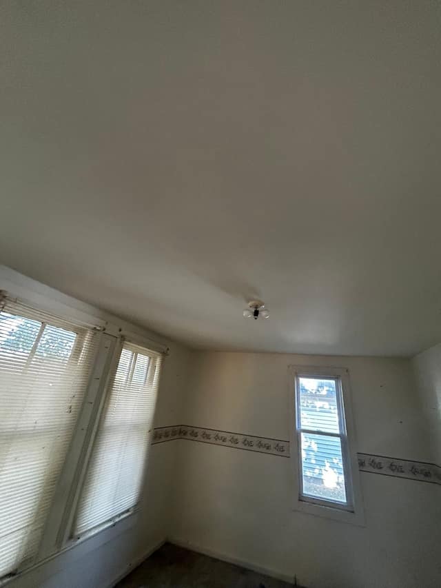 304 N Spruce St photo 11