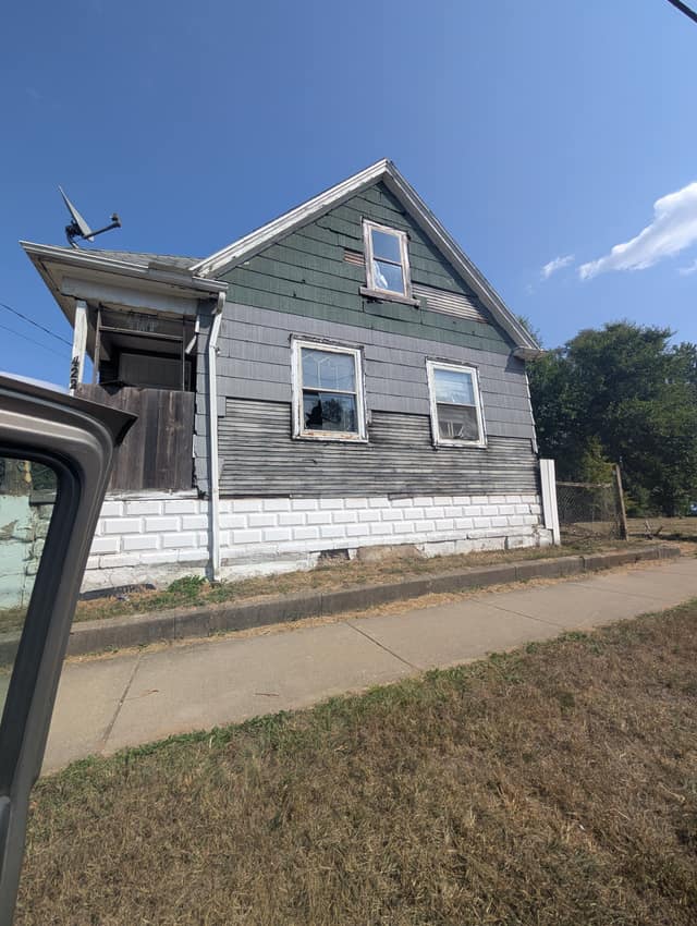 422 S Louisa St photo 1