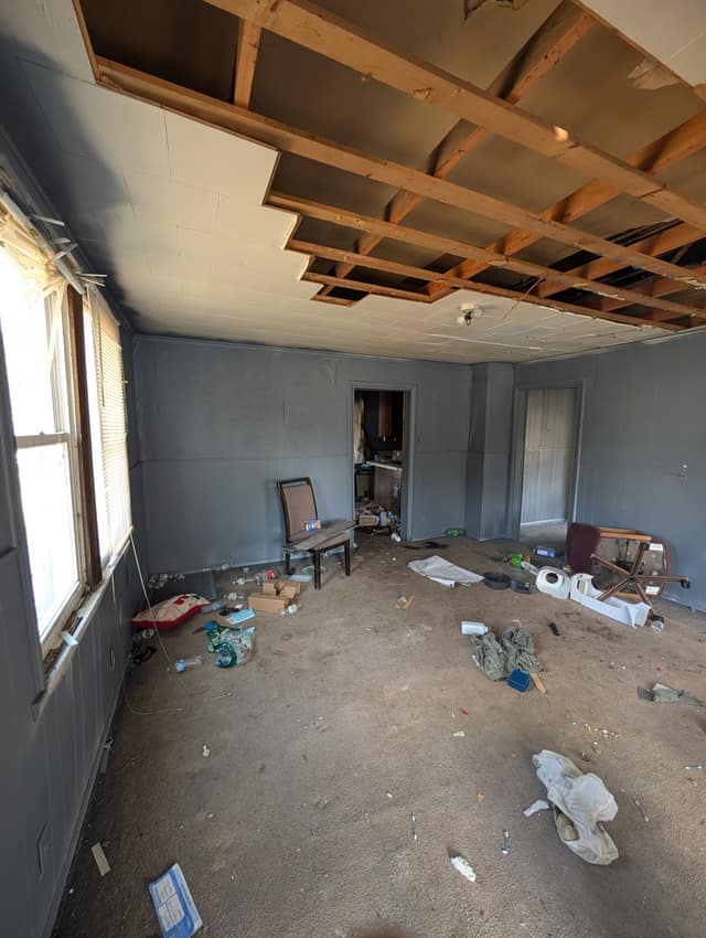 422 S Louisa St photo 3