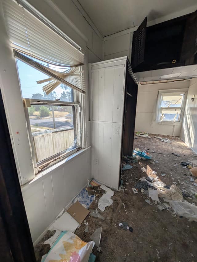 422 S Louisa St photo 7