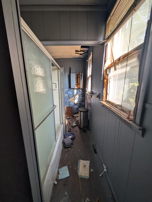 422 S Louisa St photo 11