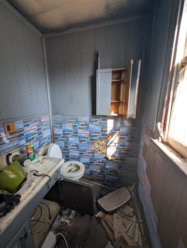 422 S Louisa St photo 14