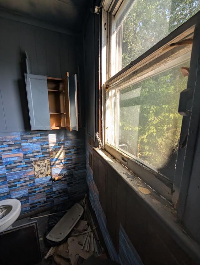 422 S Louisa St photo 15