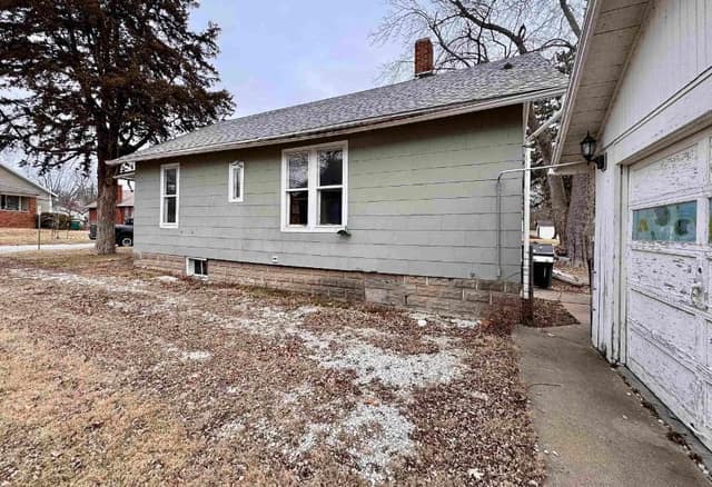 437 W Pierce St photo 9