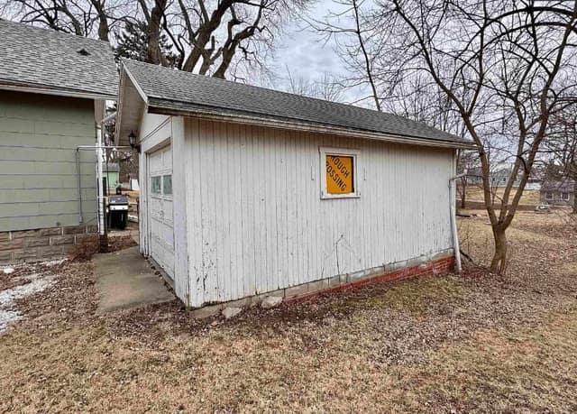 437 W Pierce St photo 11