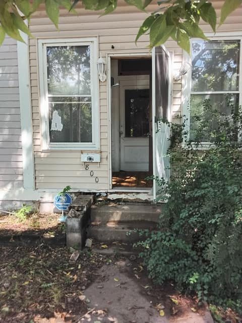 800 S Greenlawn Ave photo 25
