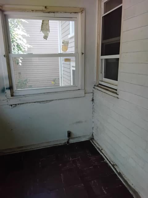 800 S Greenlawn Ave photo 4