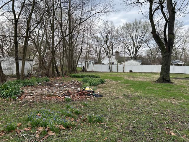 2827 E Hickory St photo 23