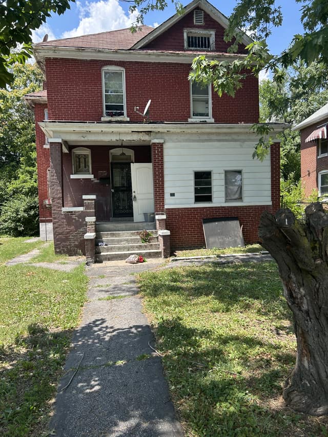 563 N 24th St photo 1