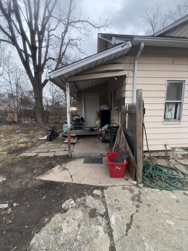 1218 Pinehurst Ave photo 2