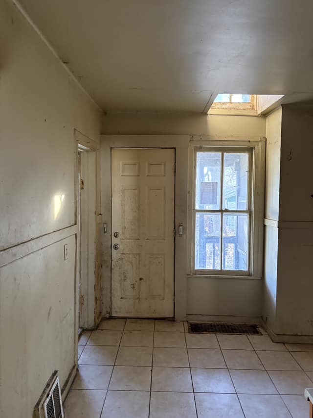 1220 W John H Gwynn Jr Ave photo 8