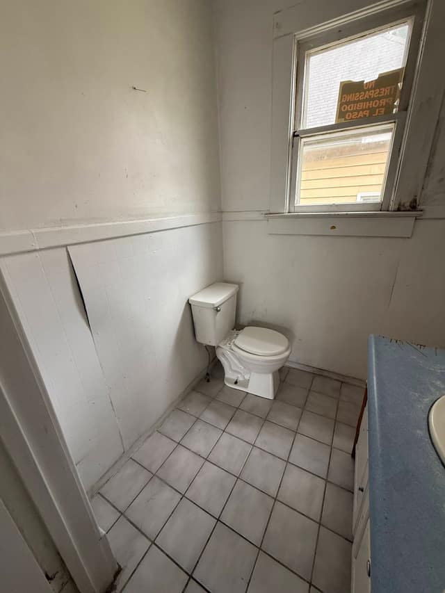 415 E Division St photo 15