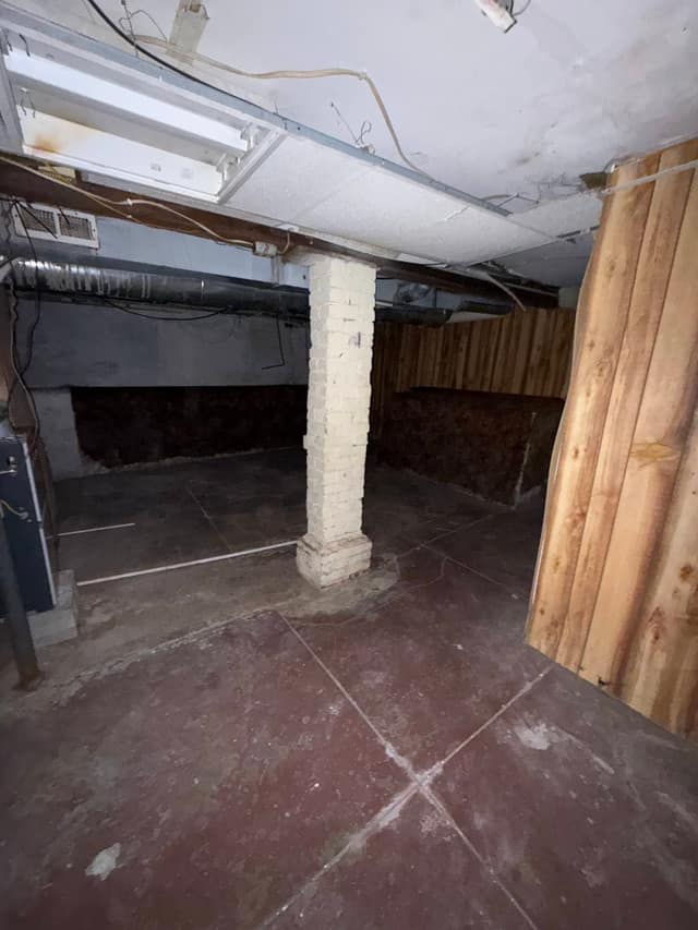 415 E Division St photo 18