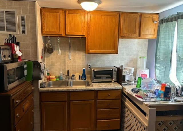 1035 Elmurst Avenue photo 6