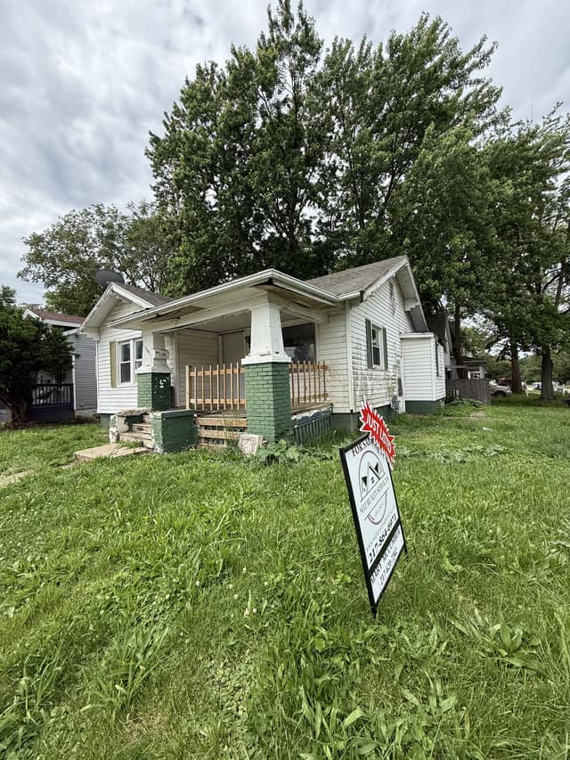 1105 S Jasper St photo 17