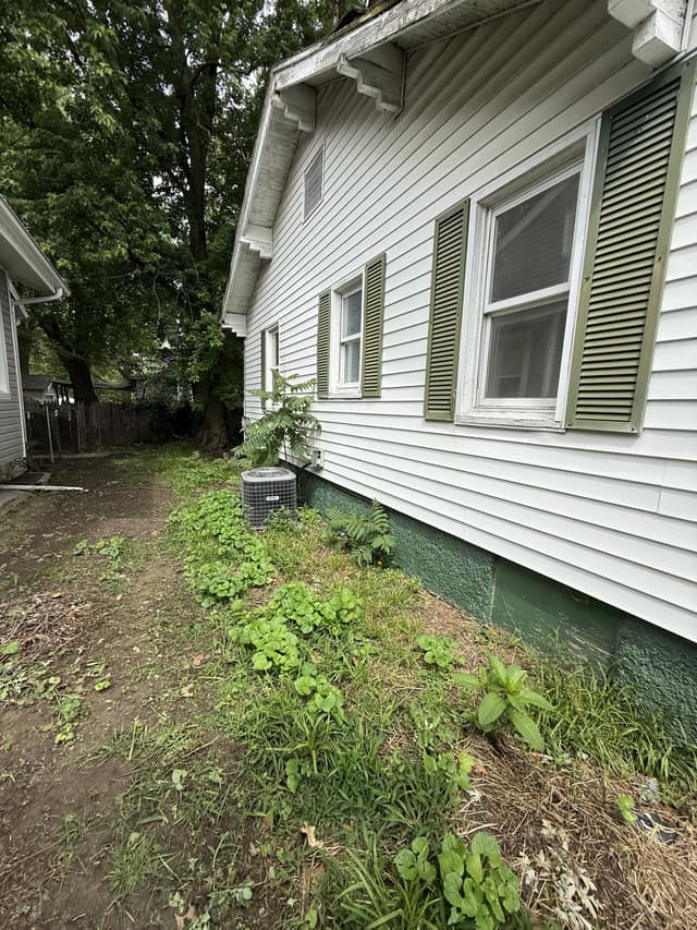 1105 S Jasper St photo 19