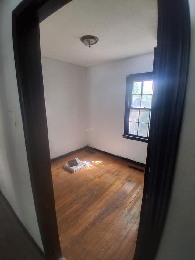 11 B Lane photo 3