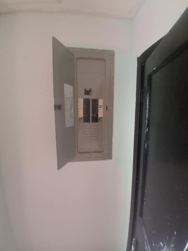 11 B Lane photo 16