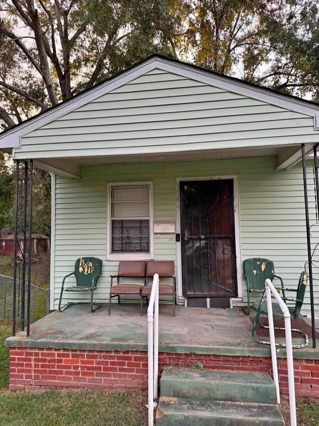 3875 Slayton Ave photo 1