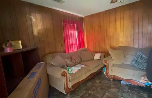 3875 Slayton Ave photo 4