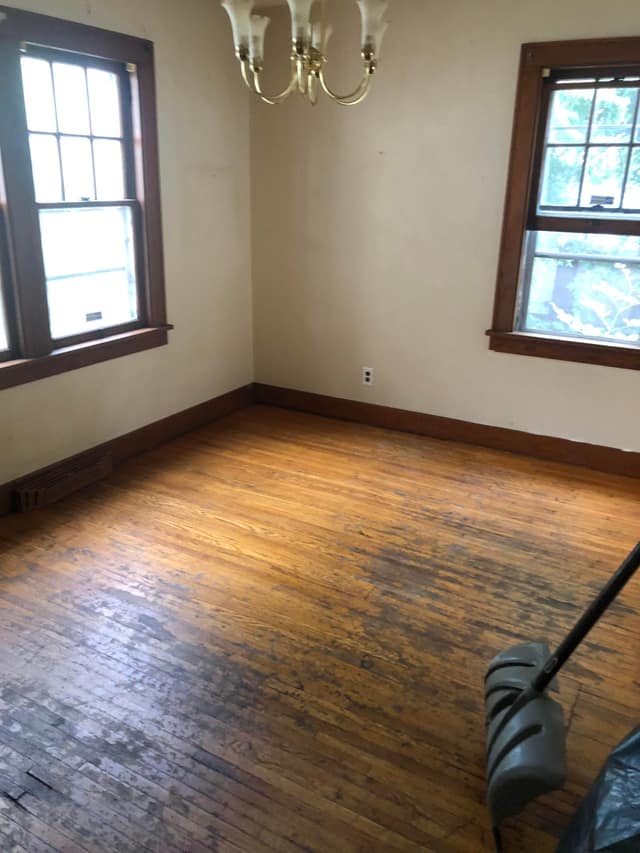 1073 W Packard St photo 3
