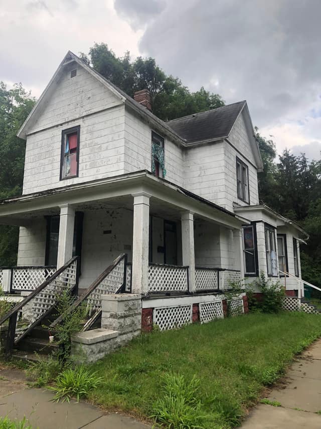 103 E Prairie photo 1