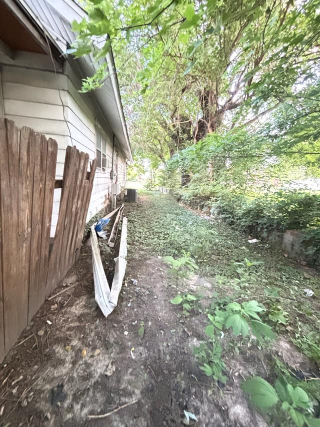 108 E Shipping St photo 11
