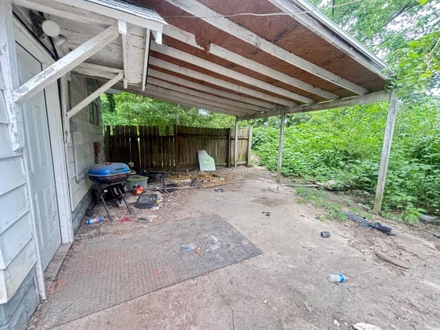 108 E Shipping St photo 13