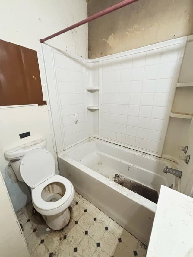 108 E Shipping St photo 16