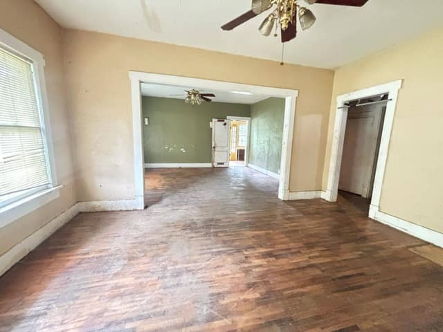 108 E Shipping St photo 19
