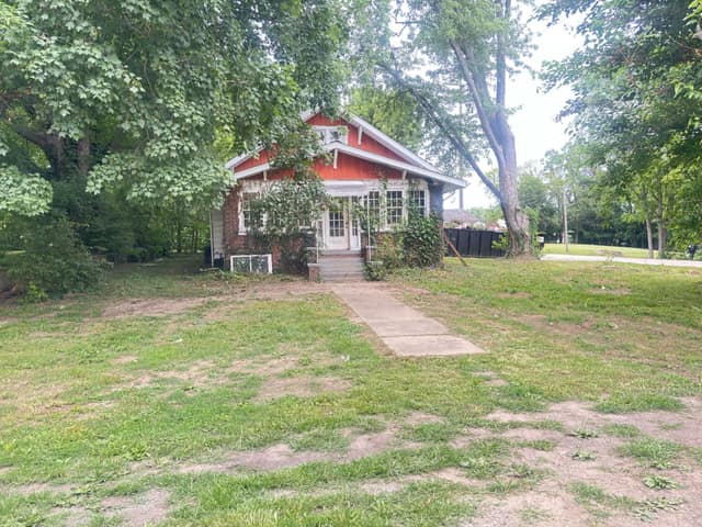 108 E Shipping St photo 21