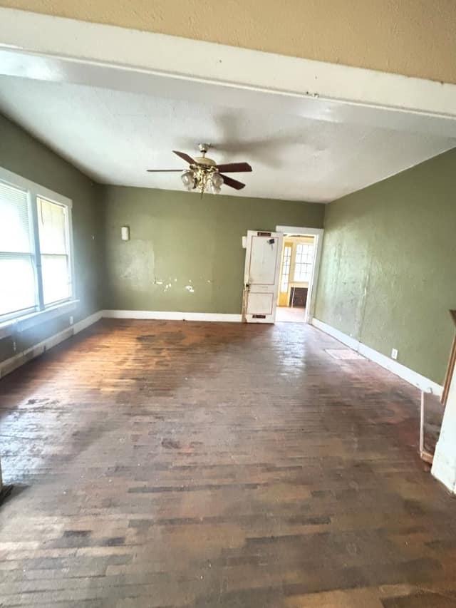 108 E Shipping St photo 23
