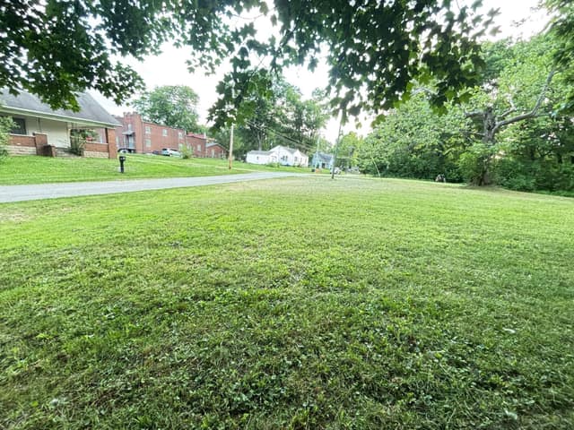 108 E Shipping St photo 25