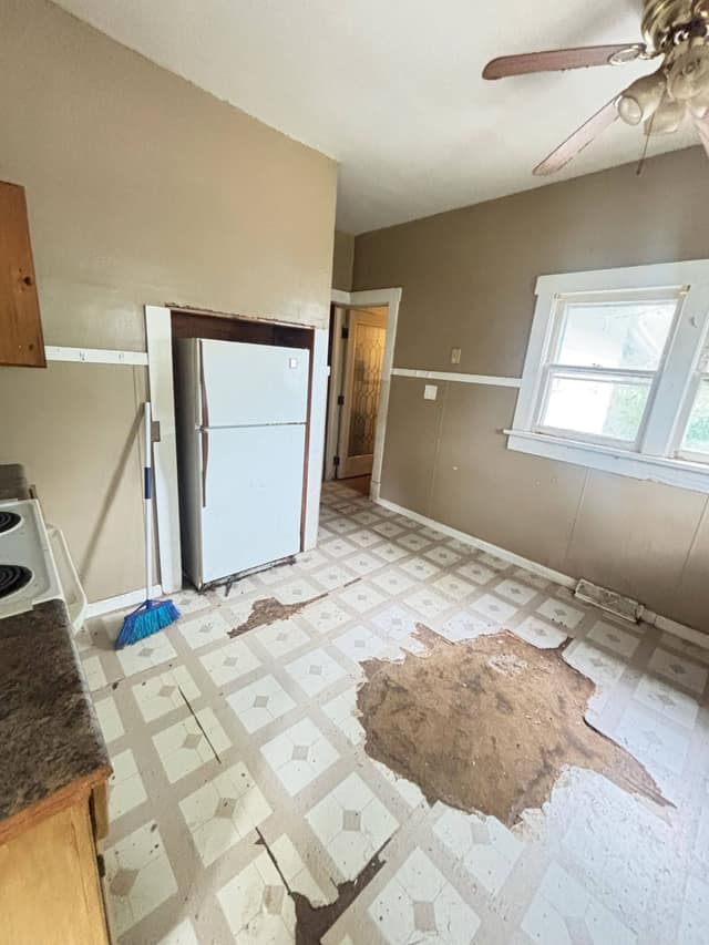 108 E Shipping St photo 26