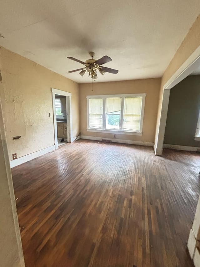108 E Shipping St photo 30