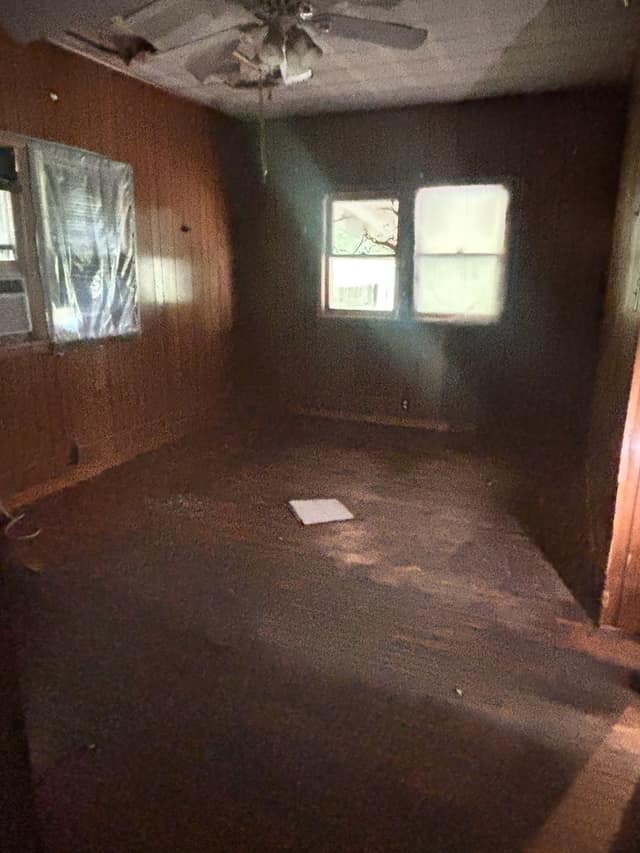 108 E Shipping St photo 32