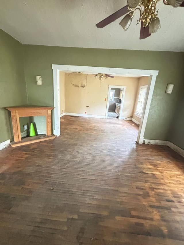 108 E Shipping St photo 5