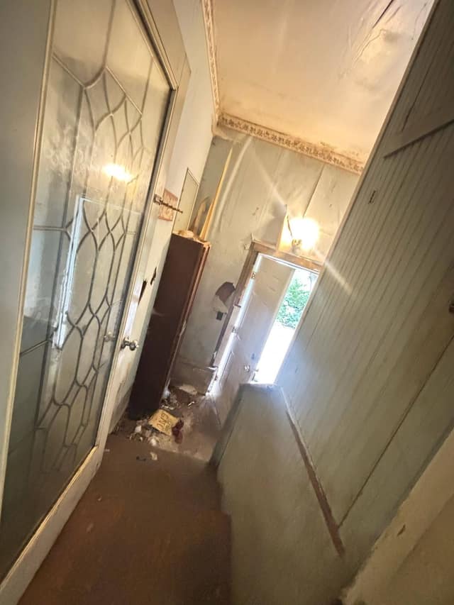 108 E Shipping St photo 37
