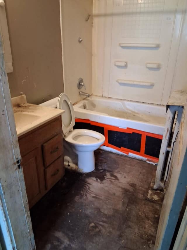 1007 N Oakley St photo 11