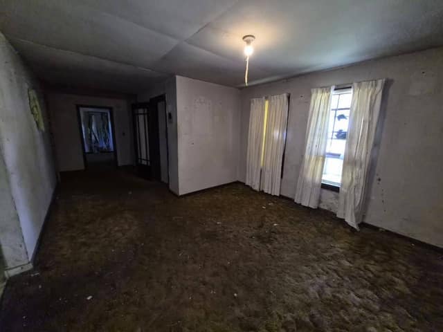 1200 Sw 6th St photo 4