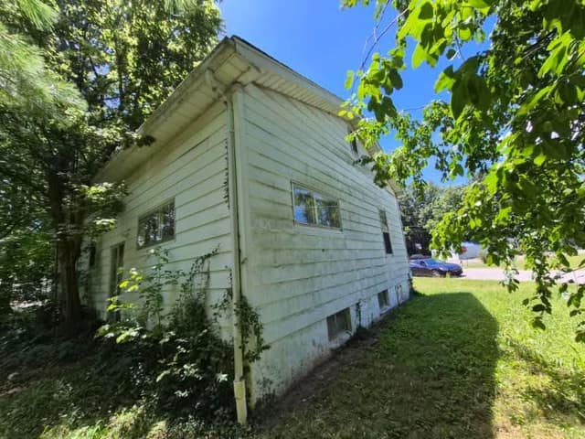 1200 Sw 6th St photo 22