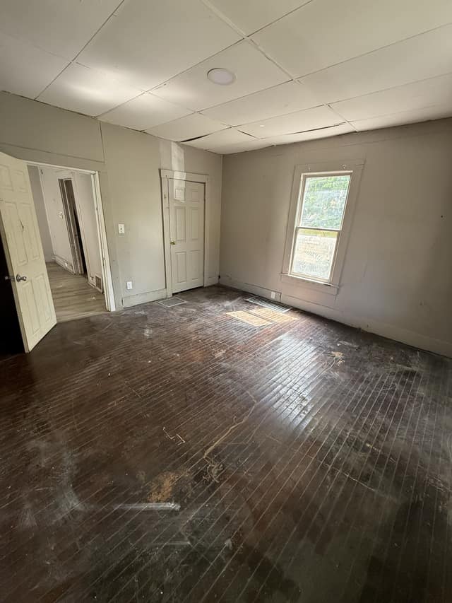 1344 E Condit St photo 9