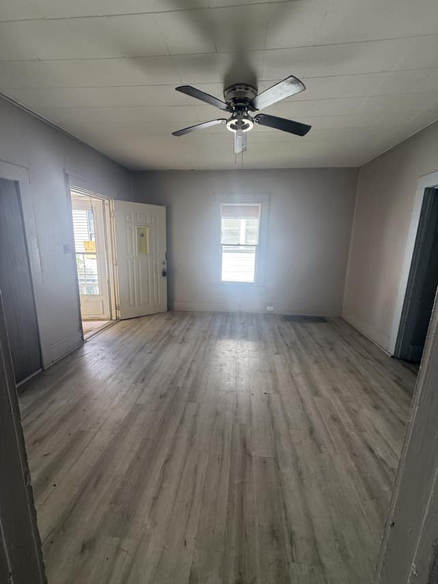 1344 E Condit St photo 13