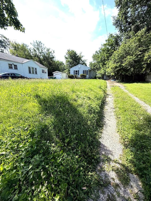 1421 Sedgwick St Decatur IL 62521 photo 4