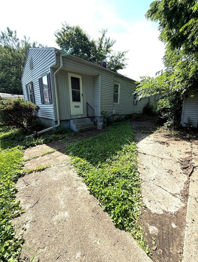1421 Sedgwick St Decatur IL 62521 photo 5