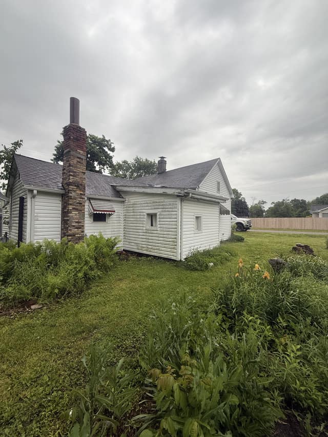 533 Higgins St Clinton IN 47842 photo 15