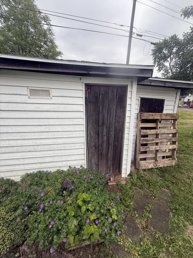 533 Higgins St Clinton IN 47842 photo 17