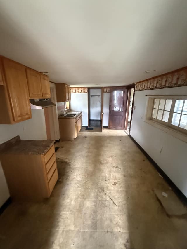 533 Higgins St Clinton IN 47842 photo 26