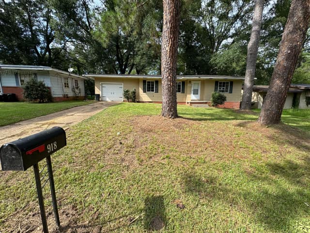 918 Stuart Street photo 3