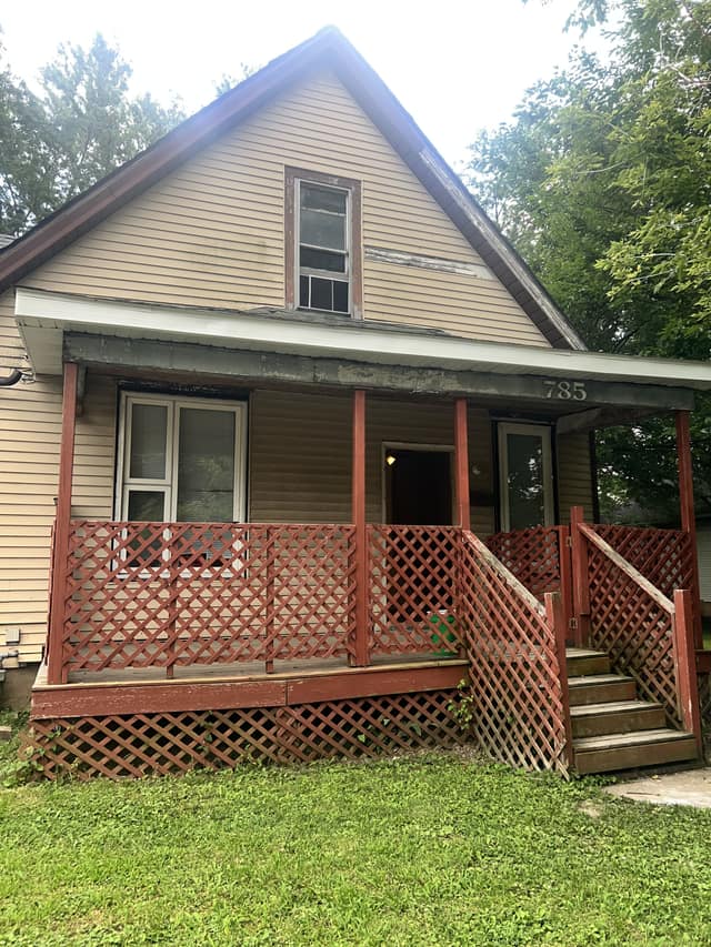 785 E Cantrell St Decatur IL 62521 photo 1